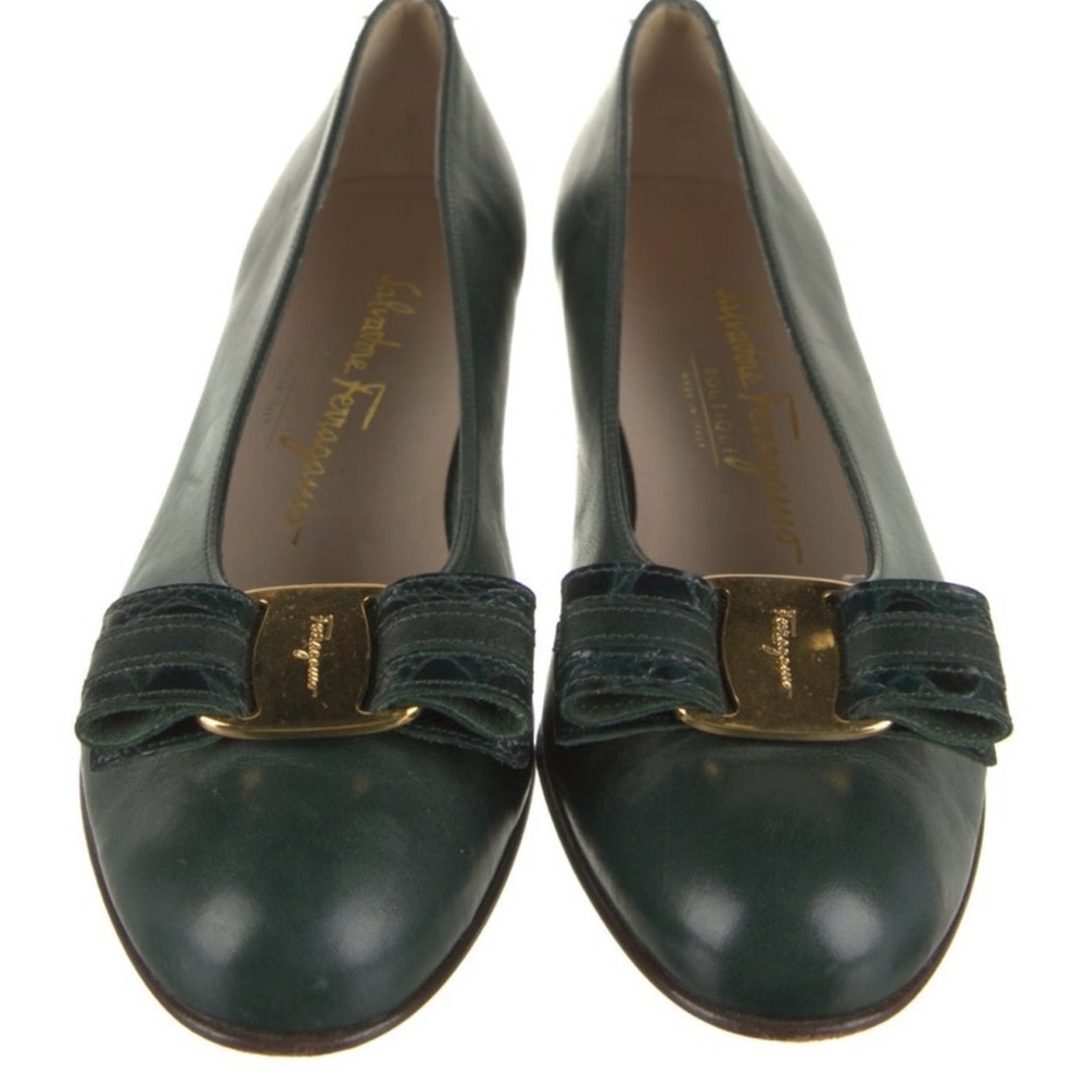 Salvatore Ferragamo Vintage Green Bow Pumps Size 7.5 AAA Runs Small Orig $550